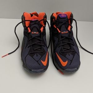 LeBron James youth basketball shoe